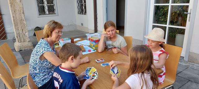 Die Kinder hatten in der Stadtbibliothek Spaß am Spielevormittag. | Foto: Stadtgemeinde Fehring