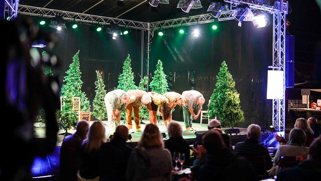 Das Ensemble des Uhudlerlandestheaters spielt auf der Bühne von Schloss Tabor in Neuhaus am Klausenbach von 26. August bis 4. September den "Rosenkavalier". | Foto: Uhudlerlandestheater