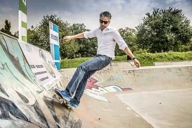 Stadtrat Kurt Hohensinner fordert eine Lösung für Kaiser-Josef-Platz und Co. Zudem will er die Skate-Infrastruktur erweitern – Prestigeprojekt ist die Erneuerung der Anlage am Grünanger | Foto: Stadt Graz/Fischer