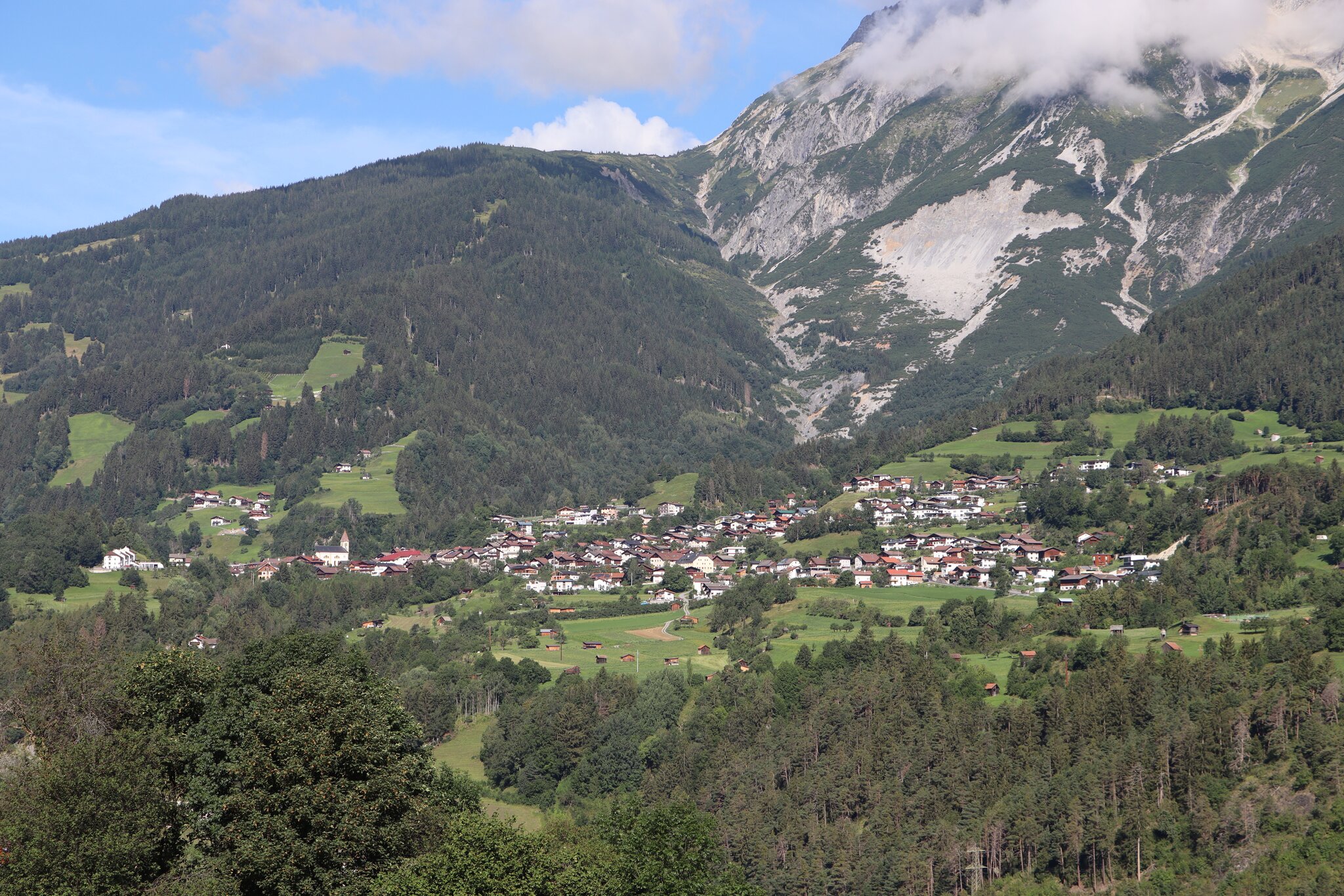 BezirksBlätter vor Ort Zahlen und Fakten über die Gemeinde Grins Landeck