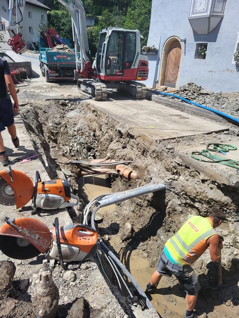 Der Großteil der Arbeiten im Dorf wird von den Gemeindearbeitern rund um Stefan Schmid erledigt. | Foto: Gemeinde Grins