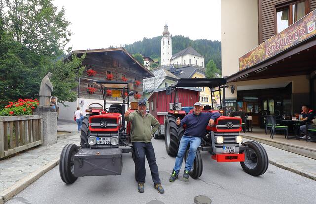 Am Montag sorgten die beiden Hessen am Großarler Marktplatz für Aufsehen. | Foto: TVB Großarltal
