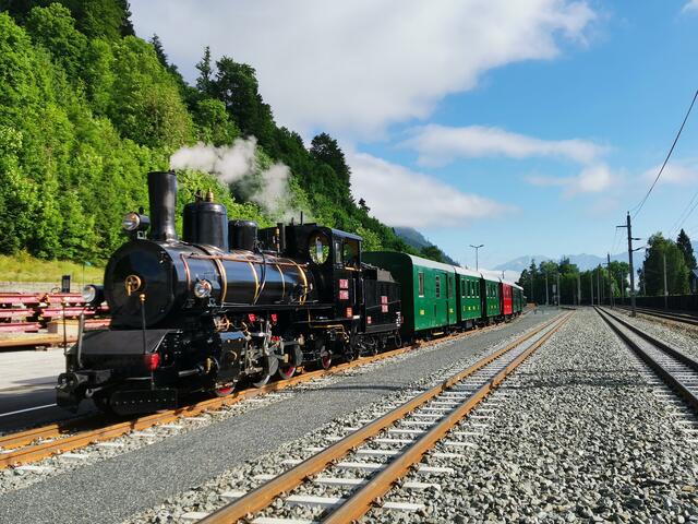 Die 108 Jahre alte "73er-Dampflok" wurde Sommerfit gemacht. Es handelt sich dabei um eine Leihgabe des Clubs 760 – seit 2015 fährt sie im Pinzgau. | Foto: PLB/Alexandra Sitzenfrei