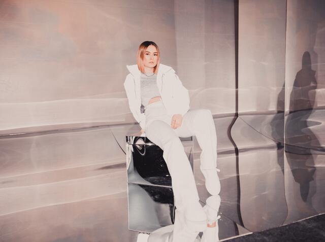 Auch Pop-Sängerin Mathea ist am 01. September noch zu Gast auf der Freiluft-Bühne. | Foto: shrvncrz