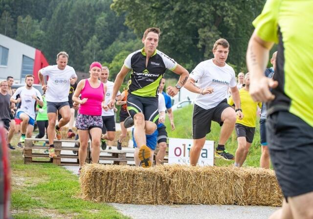 300 Startplätze gibt es beim diesjährigen City-Dirt-Run in Freistadt. Die Voranmeldung läuft bereits.  | Foto: TriPowerFreistadt, Erwin Pils