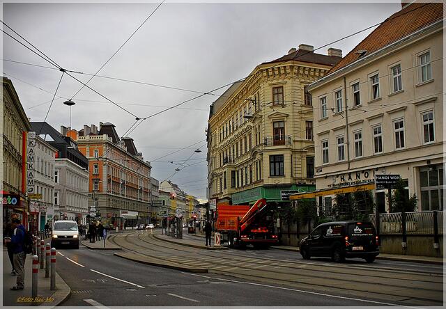 Die Äußere Mariahilfer Straße ist für Radfahrer nicht durchgängig befahrbar.  | Foto: Heinrich Moser