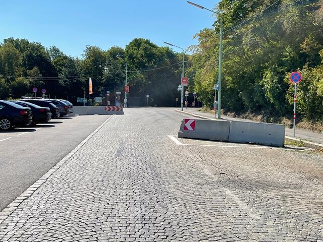 Neue Betonleitwände sollen zukünftige "Hatzerl" verhindern. | Foto: Johannes Reiterits/RMW