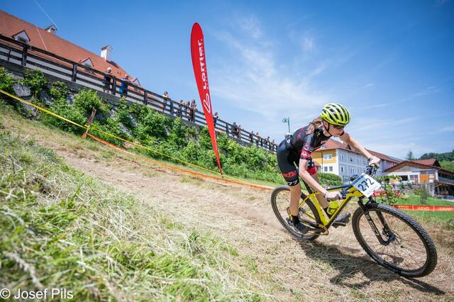Eine sichere Bank bei Mountainbike-Rennen im In- und Ausland: Nicole Sommer (am Bild) - ebenso wie ihre Eltern Sabine und Alexander und Schwester Clara.  | Foto: Josef Pils