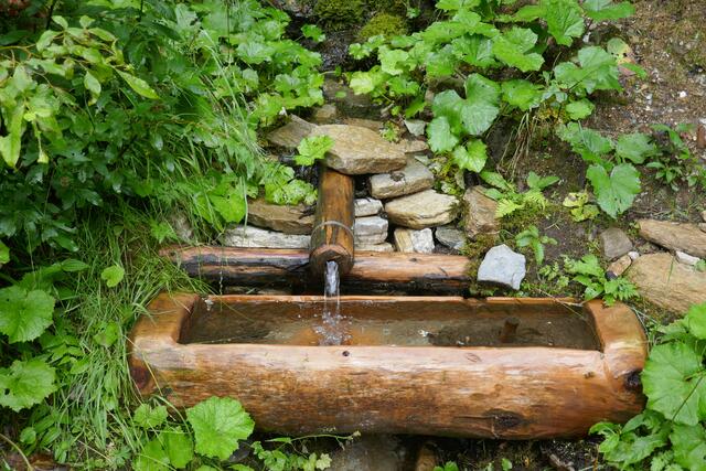 Auch diese Quelle wurde liebevoll eingefasst.  | Foto: Thomas Neuhold