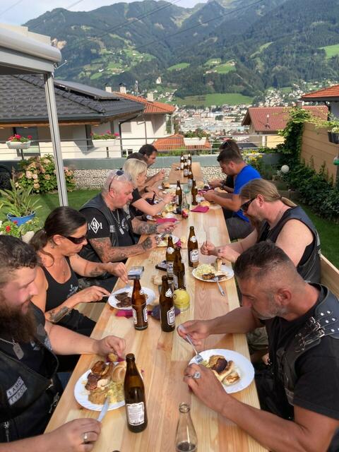 es hat allen sichtlich geschmeckt | Foto: Climbingzoo