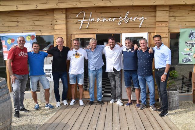 Ein Ehemaligen-Treffen von Torhütern aus dem Südburgenland gab es am Hannersberg. | Foto: Michael Strini