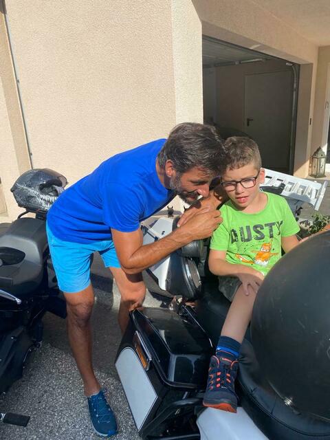 Tommi beim Probe sitzen | Foto: Climbingzoo