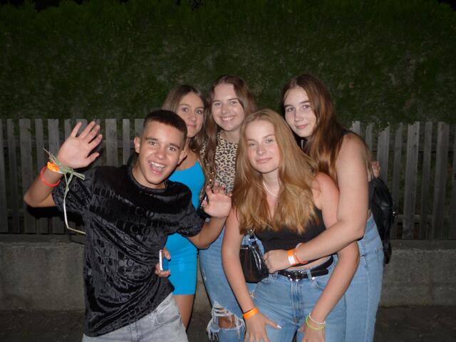 Nikolei Supper, Vanessa Supper, Emily Grünwald, Lisa-Marie Grünwald und Leonie Schedl waren top-motiviert und starteten zur Ö3-Disco nach Rattersdorf!