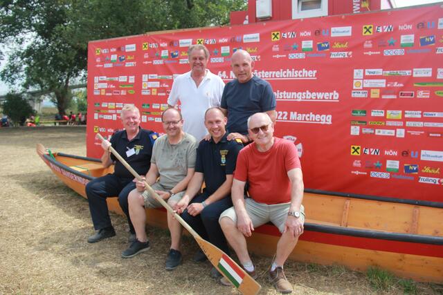 Hatten alles im Griff: Buchta und die Organisatoren. | Foto: Foto: Mold