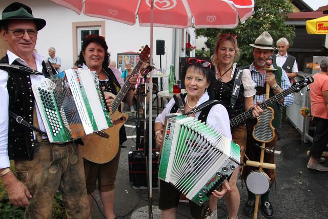 Auch die legendären Sulmtaler Dirndl spielten mit Freunden am Musi Kirtag in Gasen auf. | Foto: RegionalMedien Steiermark/Hofmüller