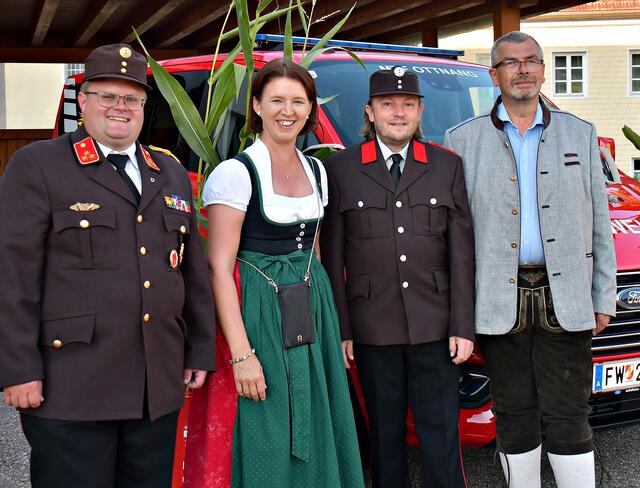 v.l.n.r. HBI Kronlachner, LR Langer-Weninger, BM Helml, LAbg Kroiss