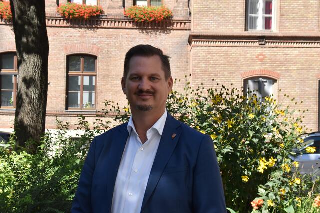 Bezirksvorsteher Marcus Franz (SPÖ): "Die Schutzzonen in Oberlaa werden erweitert." | Foto: Karl Pufler