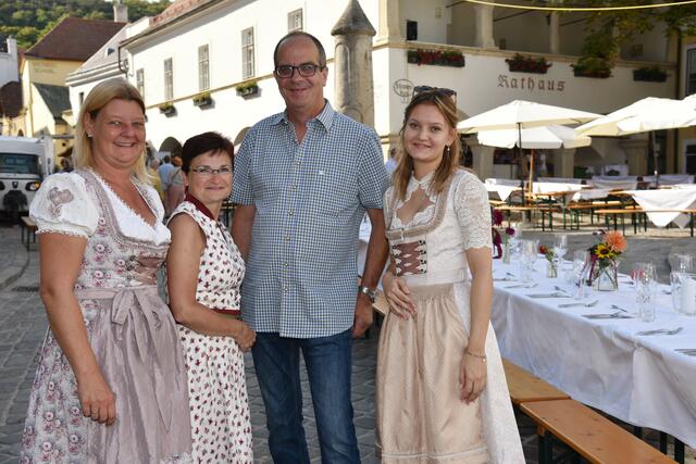 KulturreferentinDagmar Händler mit Sophie, Alexandra und Wolfgang Freudorfer. | Foto: Baden Media