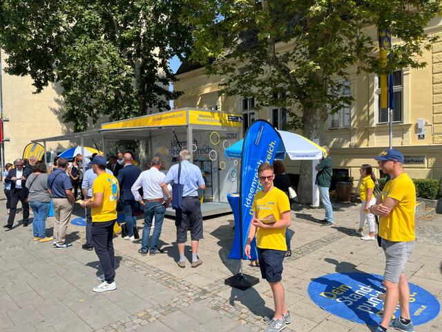 Auf Tour in Gänserndorfs Bezirkshauptstadt: die VPNÖ | Foto: Stöger