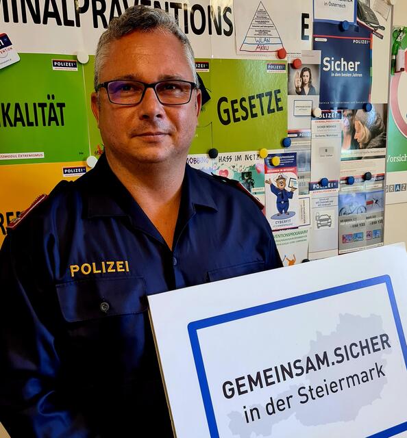 Sicherheitskoordinator Edgar Raffler empfiehlt Eltern, sich den Schulweg mit den Kindern rechtzeitig anzuschauen. | Foto: Landespolizeidirektion Steiermark