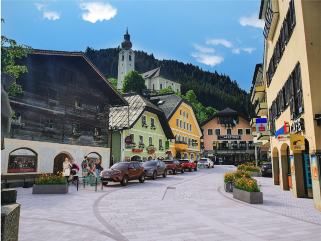 Die Pläne für die Begegnungszone sehen eine Fläche ohne Niveauunterschiede vor, die mit Granitplatten gepflastert wird. | Foto: Felix Hallinger