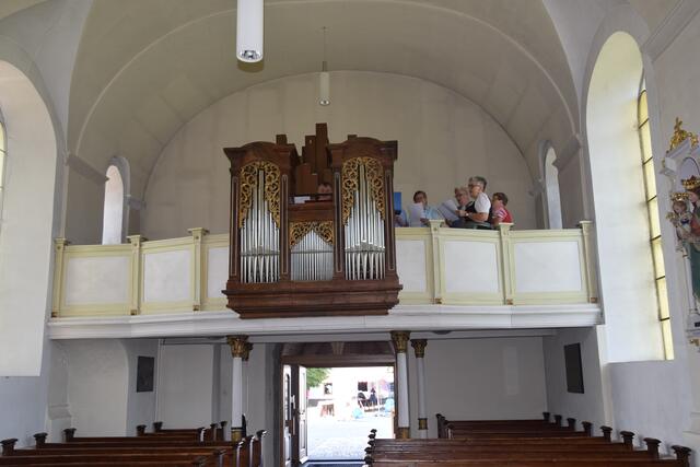 Erstmals seit 1906 hat die Kirche in Stadl wieder eine Orgel. Sie wurde am 15. August 2022 im Rahmen eines Gottesdienstes feierlich eingeweiht. | Foto: privat
