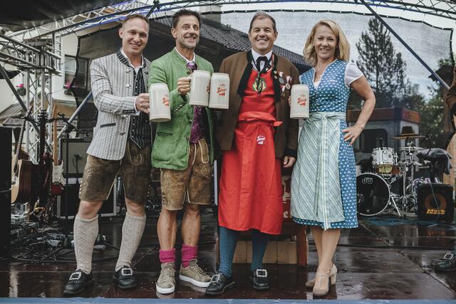 Prost – auf ein gelungenes Kapruner Dorffest: OK-Leiter Toni Rattensperger, TVB Obmann Christoph Bründl, Bgm. Manfred Gaßner und TVB-Chefin Renate Ecker | Foto: EXPA JFK