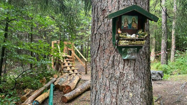 Pfarre Hötting bittet um ein gemeinsames Gespräch in Sachen Single-Trail Hofwald: "die jetzige Linienführung ist nicht tragbar". | Foto: Berchtold/FB