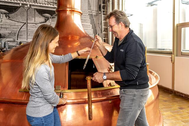 In der Brauerei Eggenberg kann man selber zapfen.