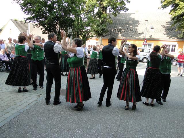 Foto: Volkstanzgruppe Groß Haselbach