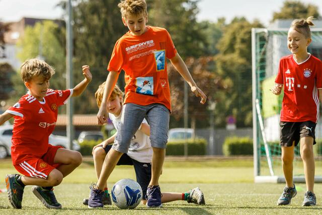 Am Sportprogramm stand unter anderem Fußball. | Foto: Foto Linshalm