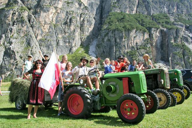 Auch der Oldtimer-Club-Stubai, der heuer vom 30.9. bis 2.10.2022 ein großes Fest in Neustift organisiert, war vor Ort | Foto: Mair