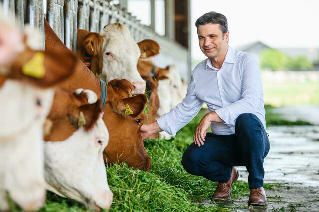 Landwirtschaftskammerpräsident Rupert Quehenberger: "Das Versorgungssicherungs-Paket wird zwar nicht die gesamte Teuerung abdecken, aber gut unterstützen." | Foto: Landwirtschaftskammer Salzburg
