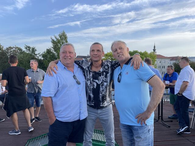 Felix Gasselich posiert an Deck 