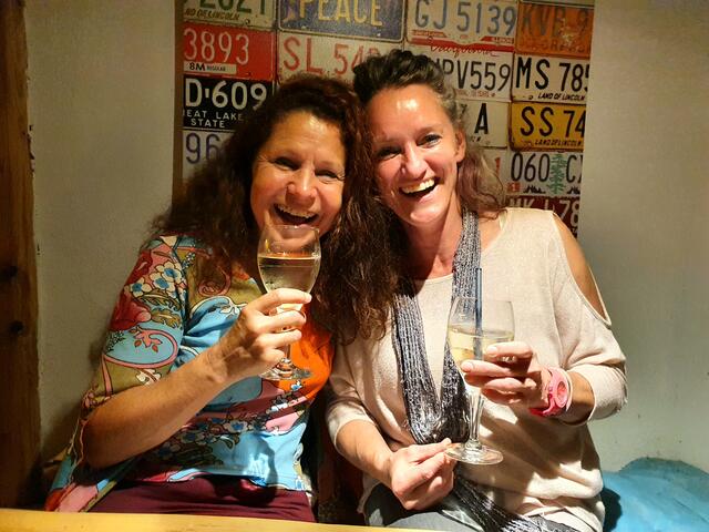 Monika Mücksch und Alexandra Kurz amüsierten sich köstlich. | Foto: Erika Kollmann-Till 