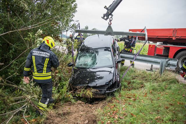 Ihr Fahrzeug Lässt Sich Deutlich Schwerer Bezirk Amstetten: Feuerwehren rückten zu schwerem Unfall in Aschbach