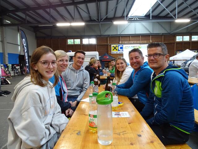 Laura Tatzreiter, Cornelia Großschartner, Andreas Tatzreiter, Lena und Harald Haberfellner und Thomas Großschartner | Foto: Simon Glösl