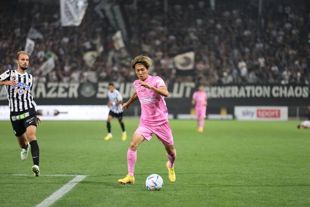 Geniestreich: Keito Nakamuras tor in Minute 65 war spielentscheidend. | Foto: Reischl