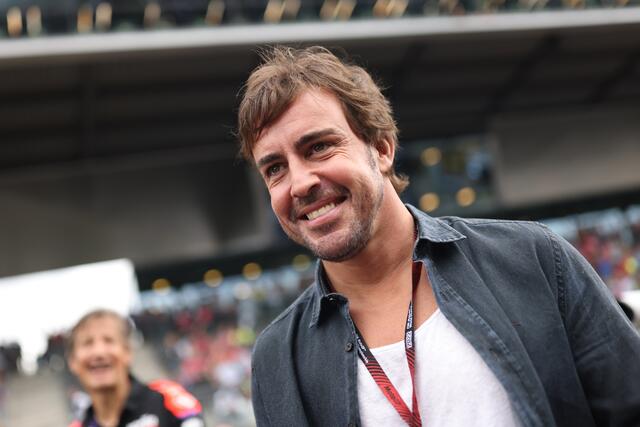 Fernando Alonso schaute bei der MotoGP vorbei. | Foto: GEPA pictures
