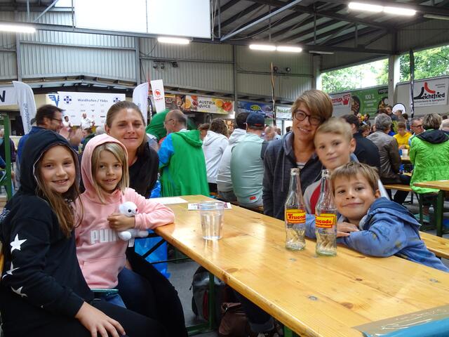 Olivia Mudtenthaler, Martina und Magdalena Durstberger und Mira, Nico und Timo Mocnik | Foto: Simon Glösl