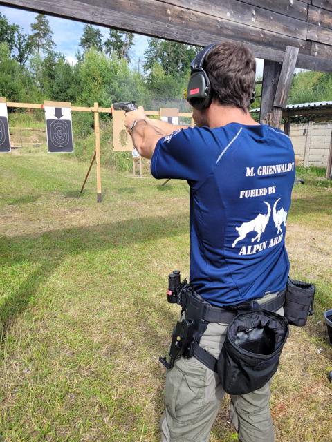 Marco Griendwaldt war in der Klasse der Sharpshooter mit Revolver und Pistole erfolgreich | Foto: SG Kundl