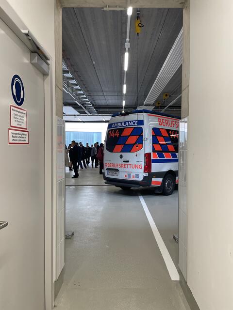12 Rettungsautos können in der neuen Rettungsstation abgestellt werden. | Foto: Kautzky