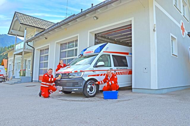 Ortsstellenleiter Christoph Jagersberger sowie die beiden ehrenamtlichen Mitarbeiterinnen Ines Sterlinger und Martina Jagersberger freuen sich auf viele Besucher. | Foto: RKNÖ/Bohlheim