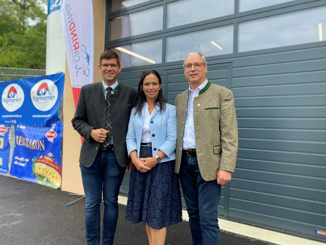 Landesrat Martin Gruber, Vize-Präsident der LK-Kärnten Astrid Brunner, Obmann des Rinderzuchtvereins „CaRINDthia“ Sebastian Auernig. | Foto: Foto: Büro LR Gruber/Posch