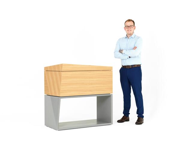 Julian Fink hat mit seiner Herrentruhe ein exquisites Möbel geschaffen. | Foto: Florian Lierzer