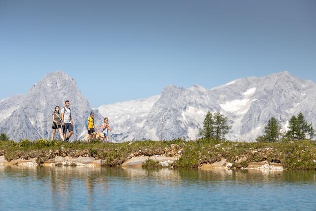 Der OÖ Verkehrsverbund und die Hinterstoder-Wurzeralm Bergbahnen möchten mit der Öffi-Wanderwoche und dem Öffi-Erlebniswochenende mehr Menschen davon überzeugen, auch in der Freizeit auf Öffentliche Verkehrsmittel umzusteigen.  | Foto: ALPRIMA/Hinterramskogler