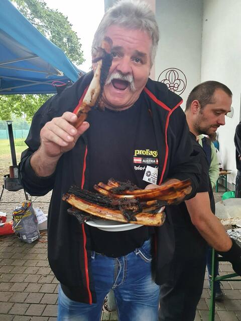 Beim Schluchtengrillen gab es allerlei Schmankerl. | Foto: Schluchtengriller