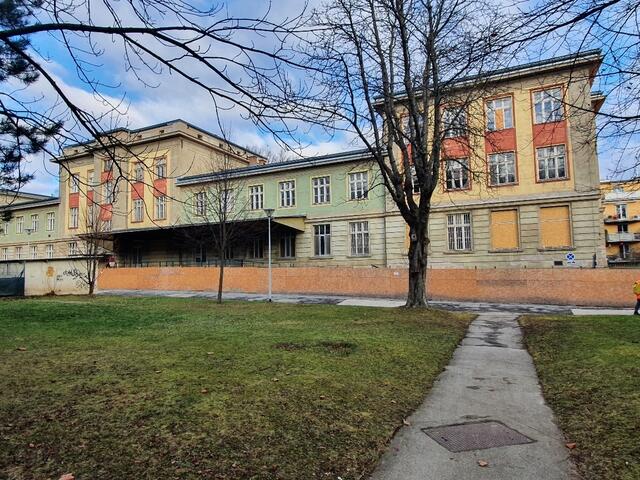 Das ehemalige Verwaltungs- und Wirtschaftsgebäude wird zum Kunst- und Kulturraum. | Foto: Verein Semmelweisklinik