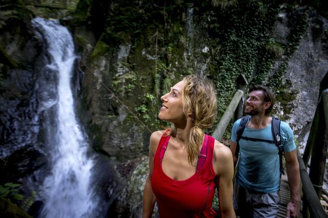 Die Kesselfallklamm ist für Groß und Klein abenteuerlich. | Foto: Region Graz - Tom Lamm