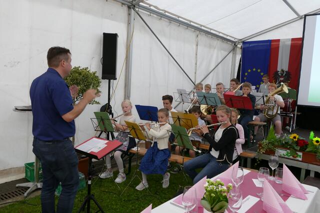Eine Abordnung aus der Erzherzog Johann Musikschule Wies spielte zum Ehrentag auf. | Foto: Semmernegg